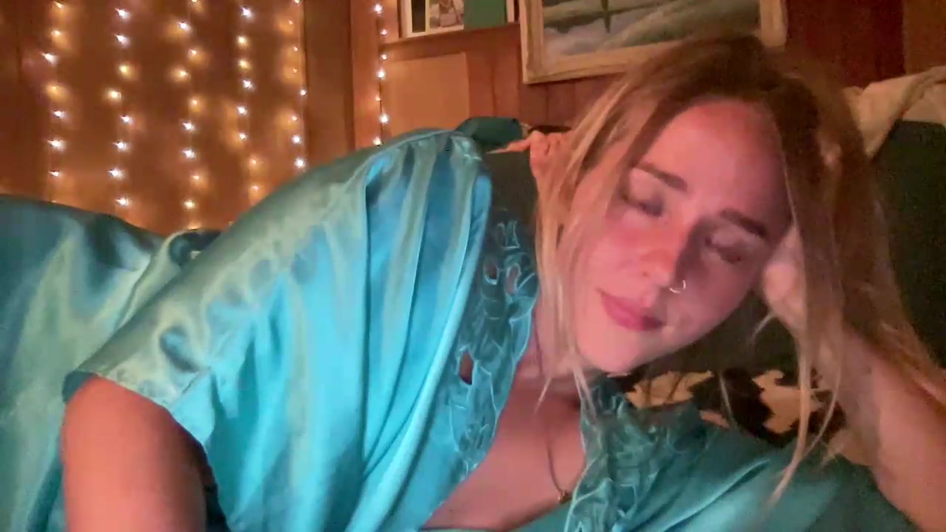 Gallery image thumbnail from IvyPiercee's myfreecams stream on, 09/02/2026, 07:01 image 16 of 20