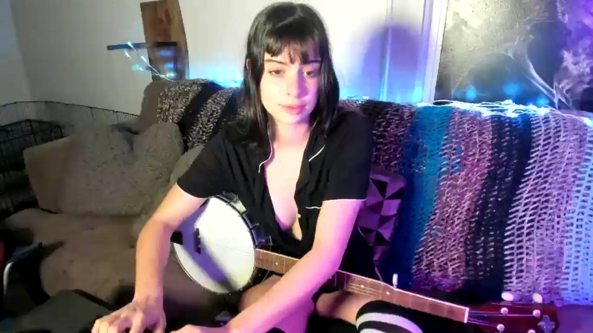 Gallery image thumbnail from IvyRae's myfreecams stream on, 02/16/2025, 13:17 image 5 of 20