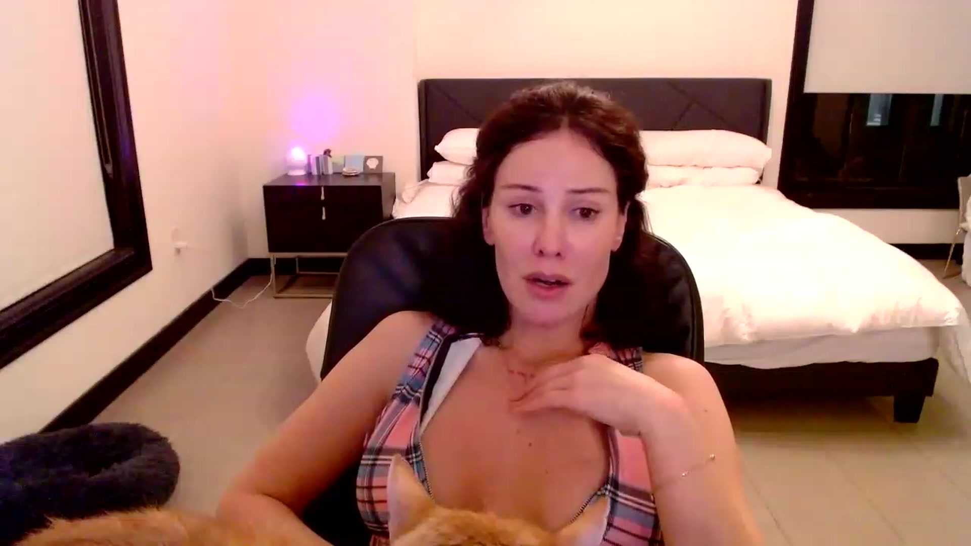 Gallery image thumbnail from Ivy__'s myfreecams stream on, 06/09/2023, 06:20 image 10 of 20