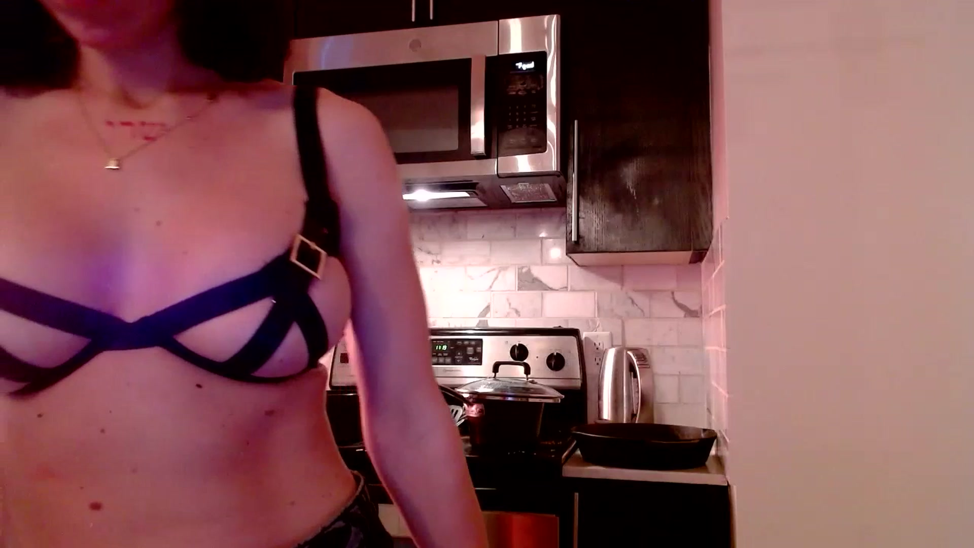 Gallery image thumbnail from Ivy__'s myfreecams stream on, 06/30/2023, 07:09 image 16 of 20