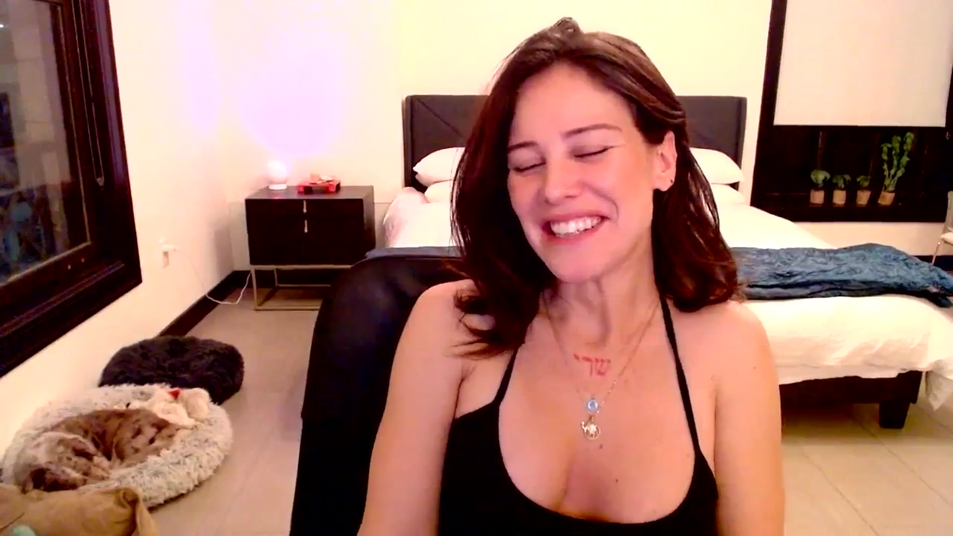 Gallery image thumbnail from Ivy__'s myfreecams stream on, 09/30/2023, 07:11 image 2 of 20