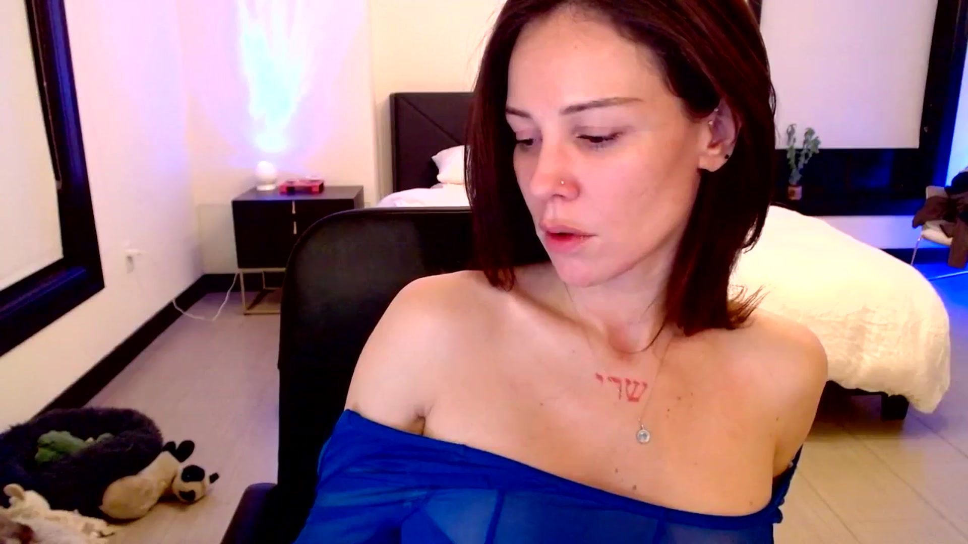 Gallery image thumbnail from Ivy__'s myfreecams stream on, 10/07/2023, 08:25 image 18 of 20