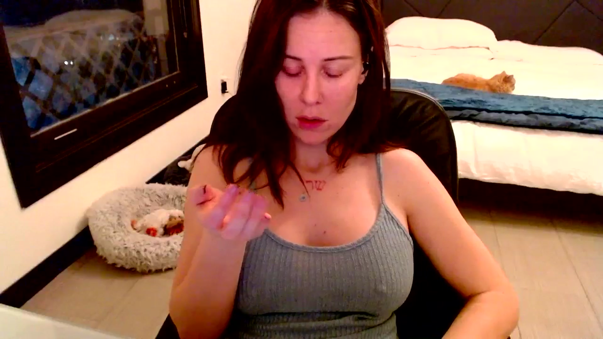 Gallery image thumbnail from Ivy__'s myfreecams stream on, 10/08/2023, 08:55 image 12 of 20