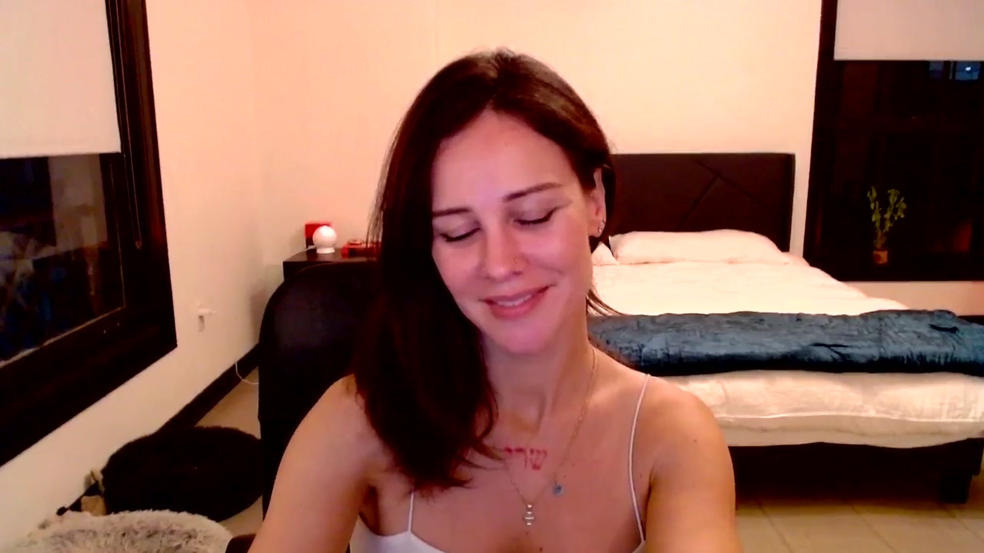 Gallery image thumbnail from Ivy__'s myfreecams stream on, 10/12/2023, 07:37 image 3 of 20