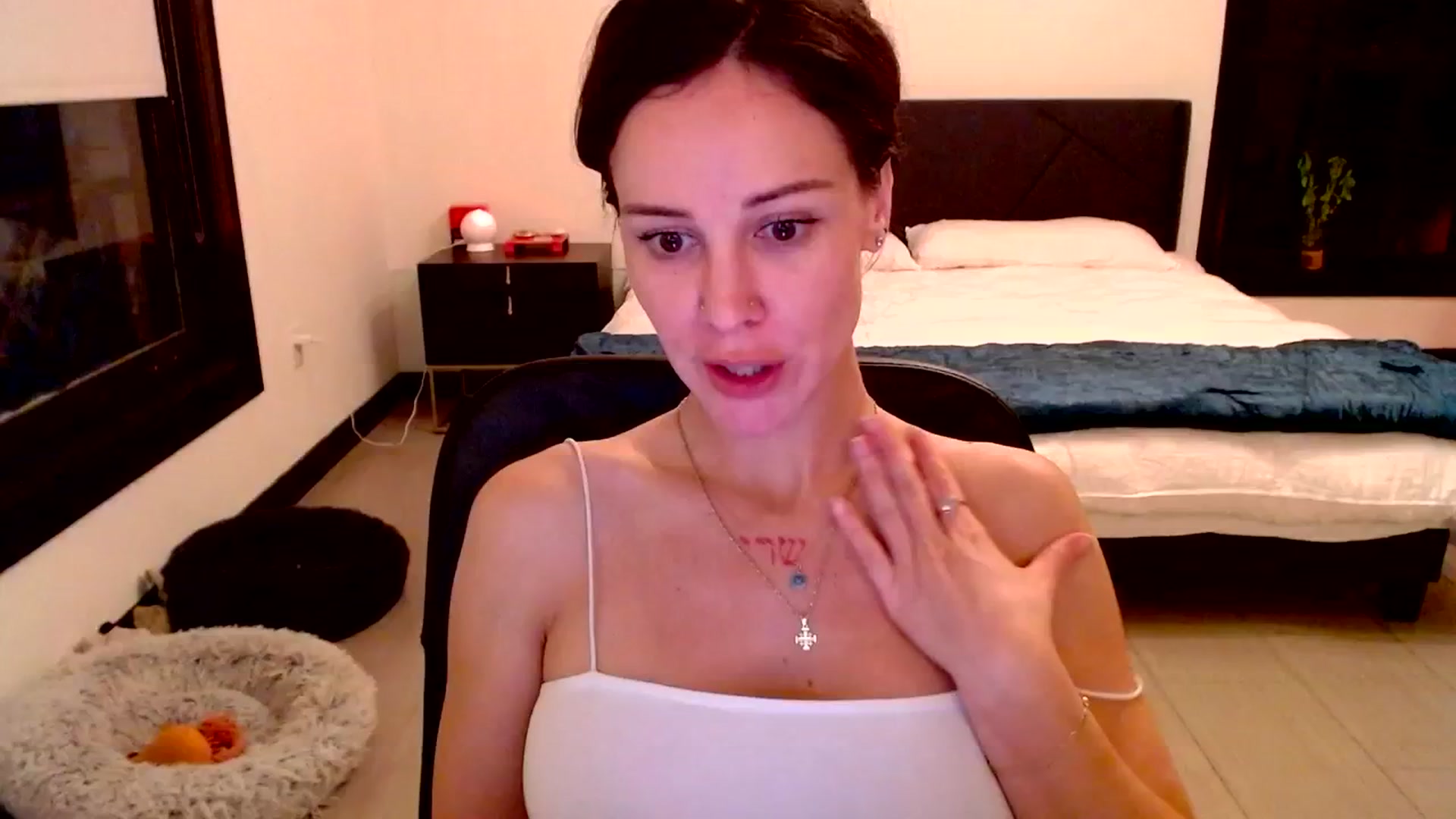 Gallery image thumbnail from Ivy__'s myfreecams stream on, 10/12/2023, 07:37 image 7 of 20