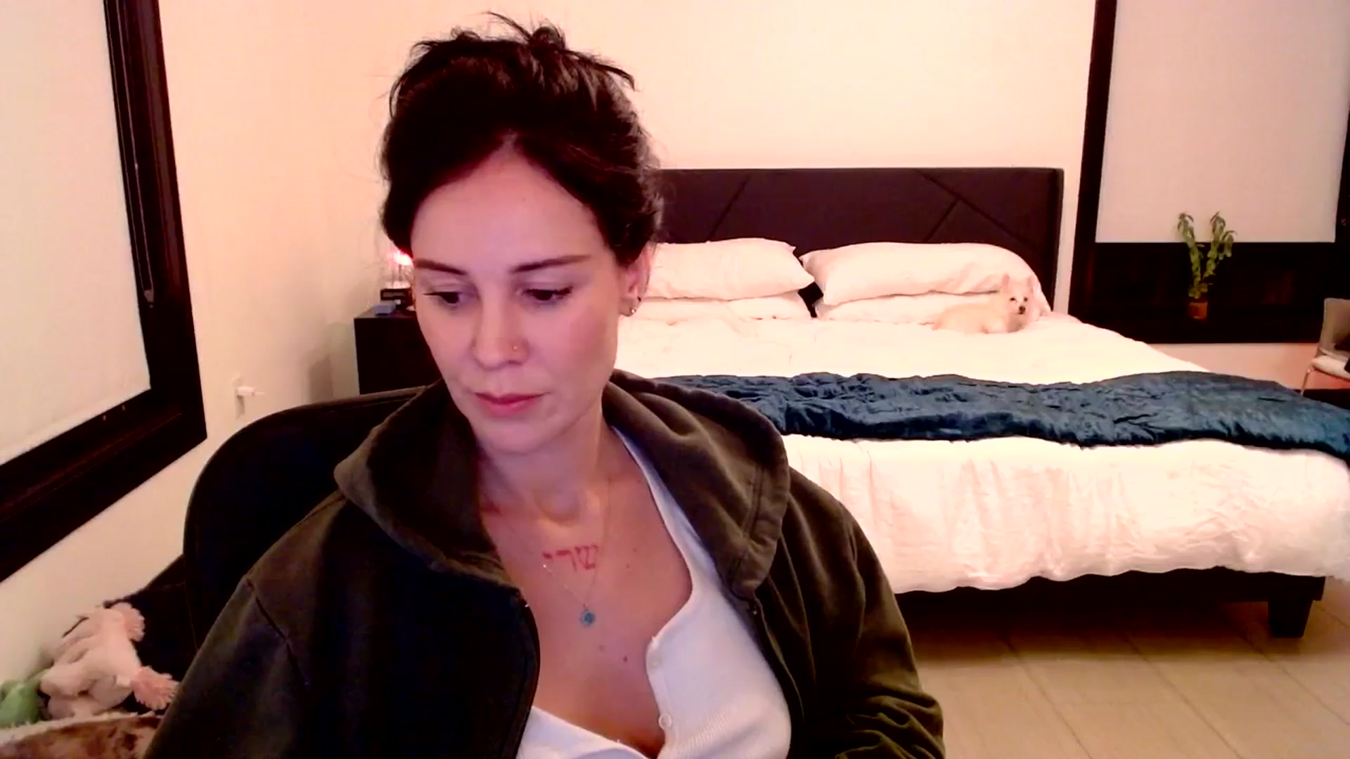 Gallery image thumbnail from Ivy__'s myfreecams stream on, 10/20/2023, 07:17 image 15 of 20