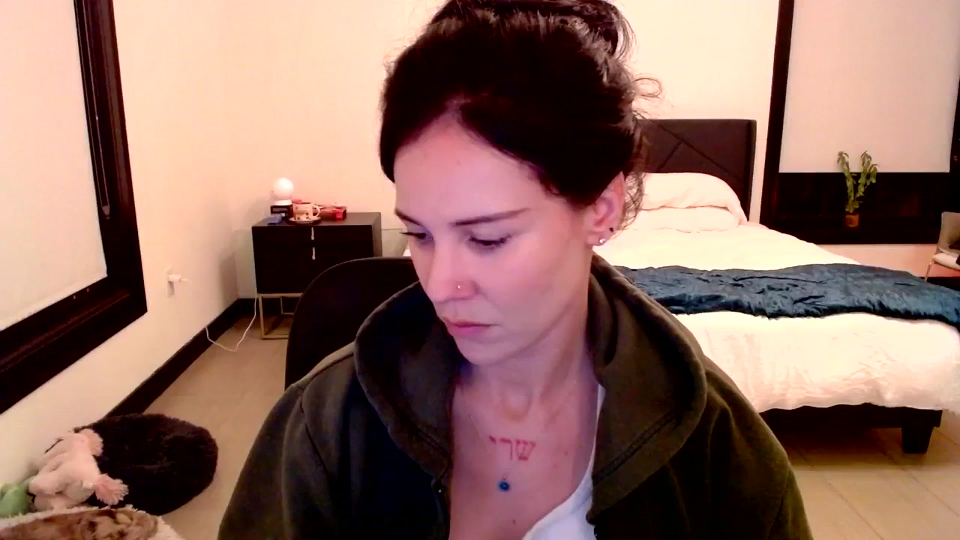 Gallery image thumbnail from Ivy__'s myfreecams stream on, 10/20/2023, 07:17 image 12 of 20