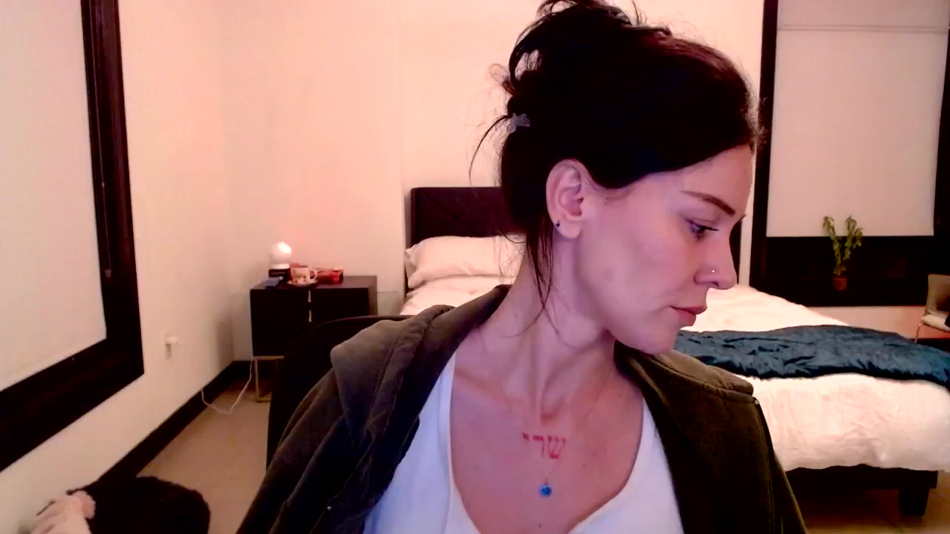 Gallery image thumbnail from Ivy__'s myfreecams stream on, 10/20/2023, 07:17 image 7 of 20