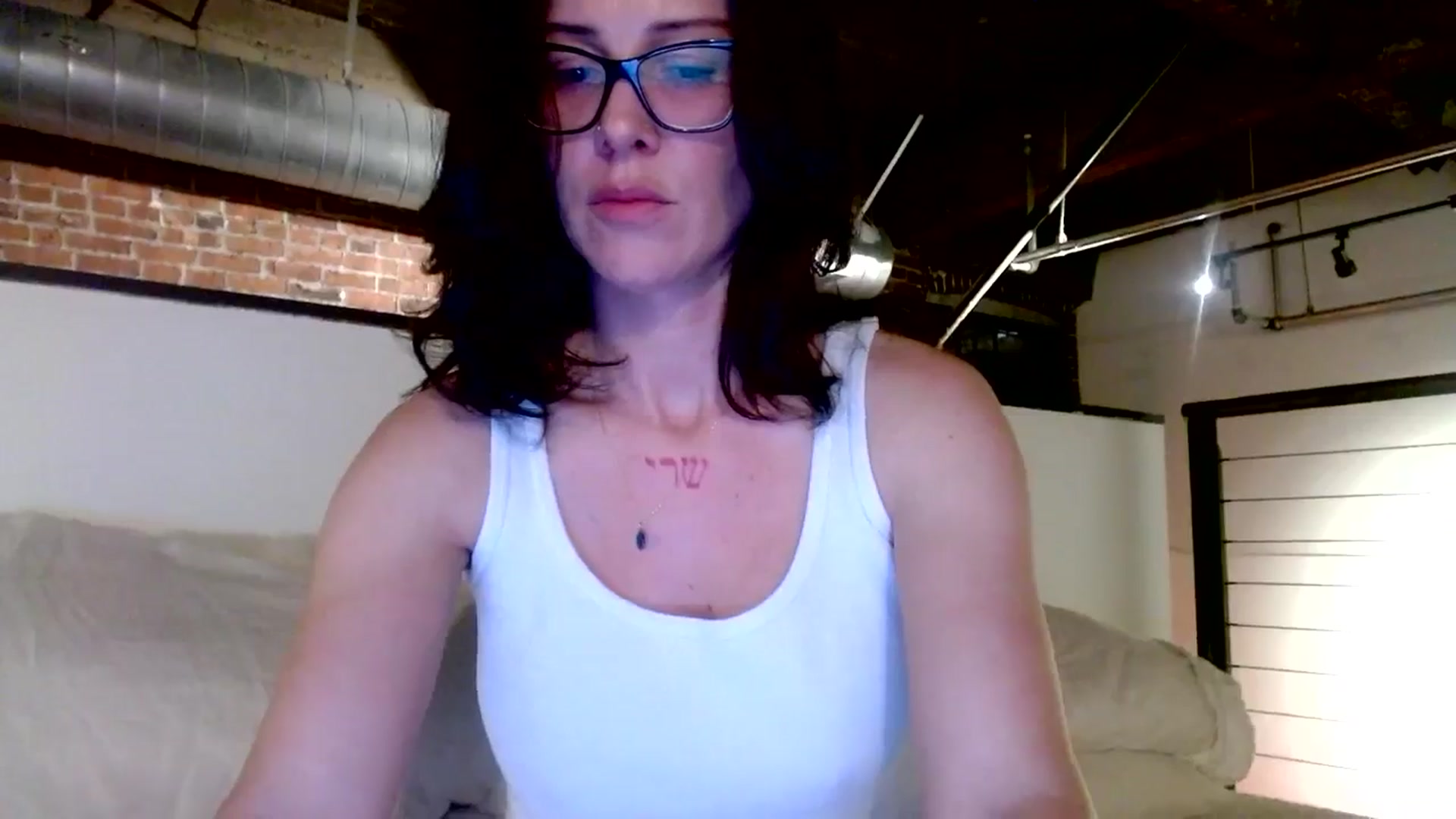 Gallery image thumbnail from Ivy__'s myfreecams stream on, 05/25/2024, 08:06 image 19 of 20
