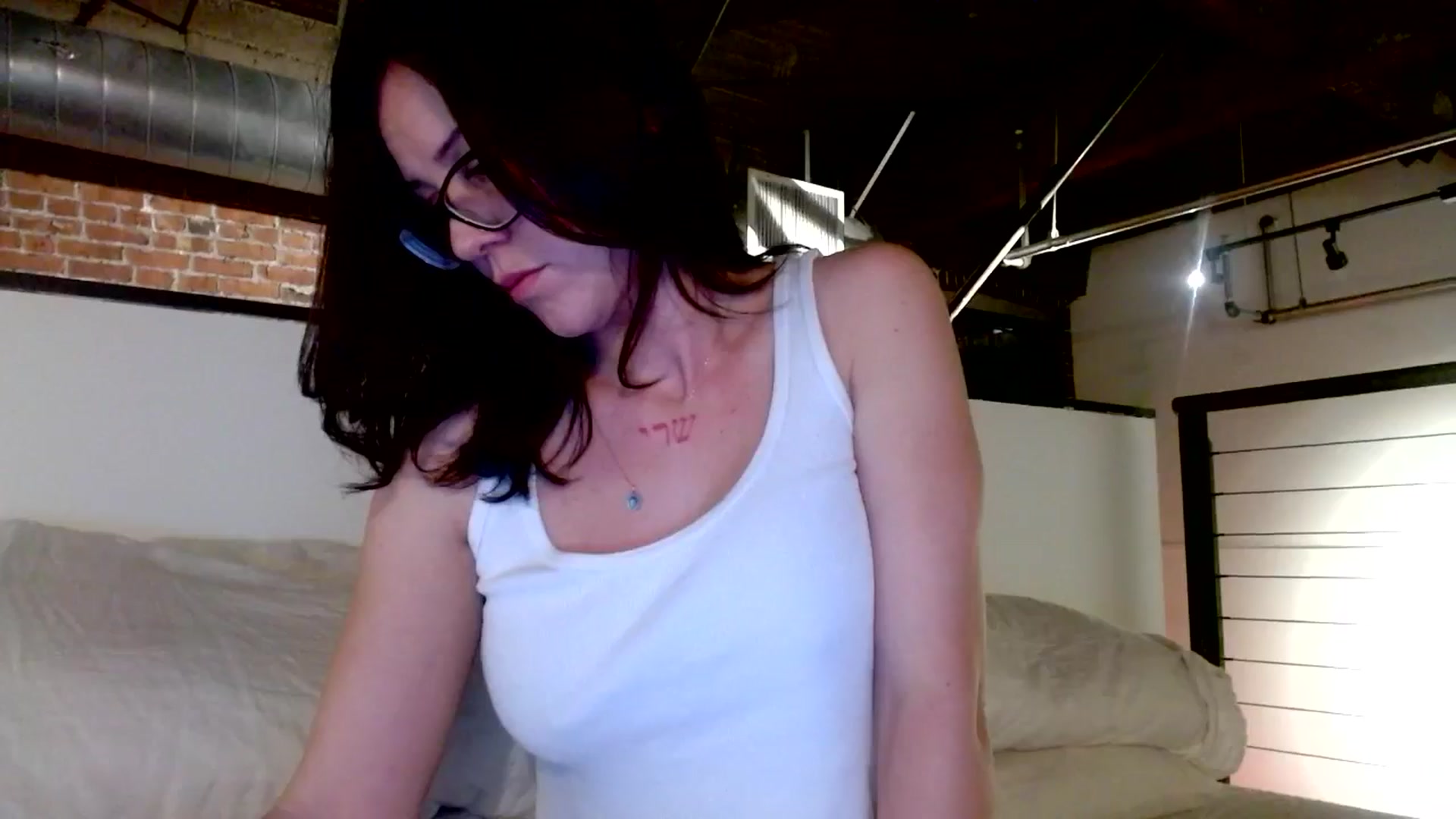 Gallery image thumbnail from Ivy__'s myfreecams stream on, 05/25/2024, 08:06 image 18 of 20