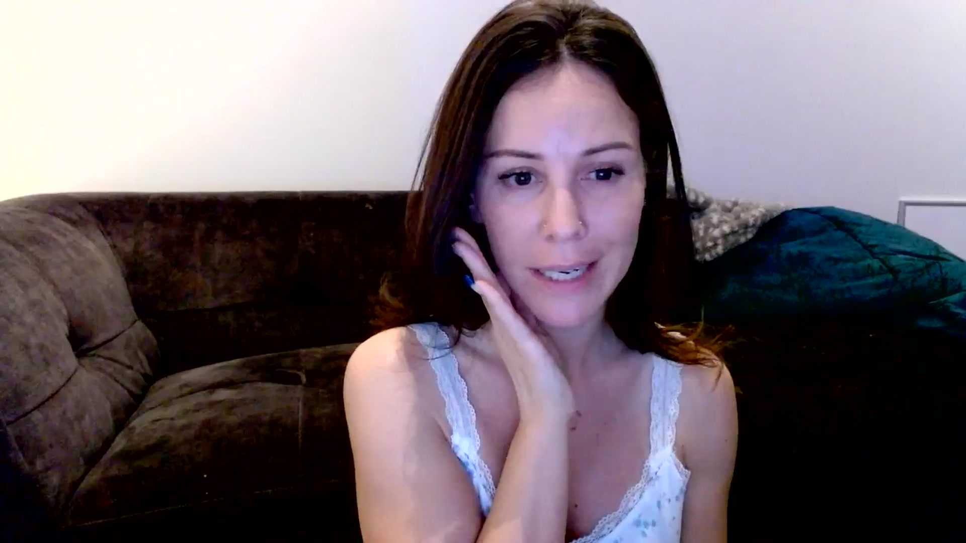 Gallery image thumbnail from Ivy__'s myfreecams stream on, 07/21/2024, 07:35 image 16 of 20