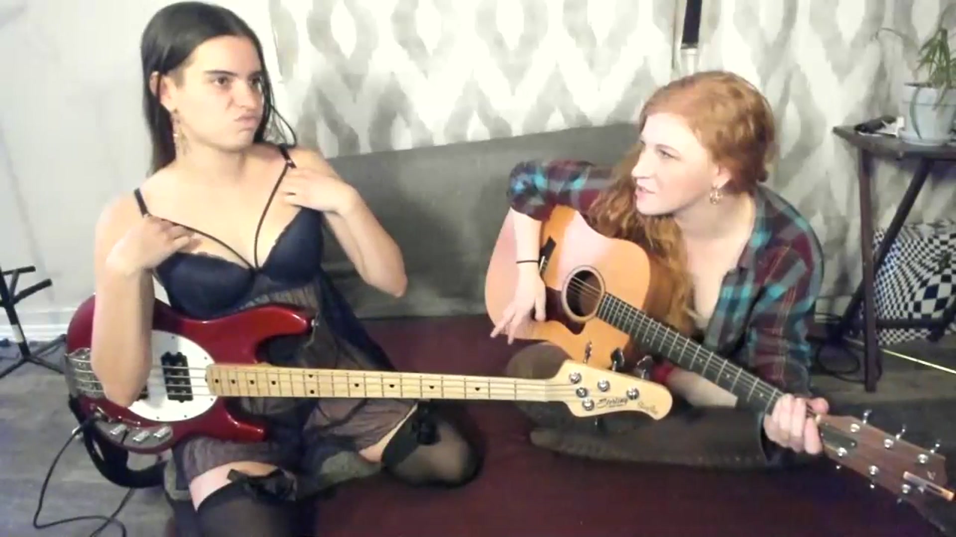 Gallery image thumbnail from IvyandCharlie's myfreecams stream on, 03/06/2024, 07:28 image 14 of 20