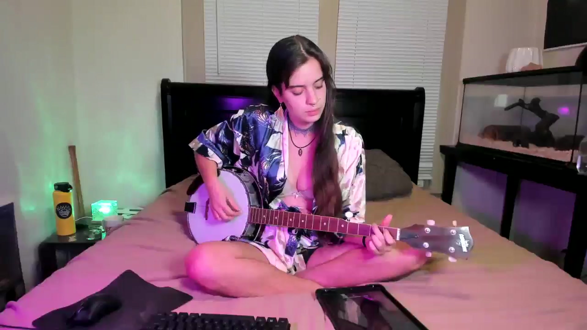 Gallery image thumbnail from IvyandCharlie's myfreecams stream on, 11/22/2024, 15:17 image 3 of 20