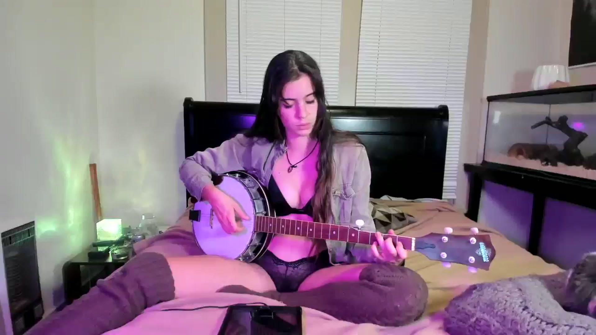 Gallery image thumbnail from IvyandCharlie's myfreecams stream on, 11/27/2024, 12:50 image 14 of 20