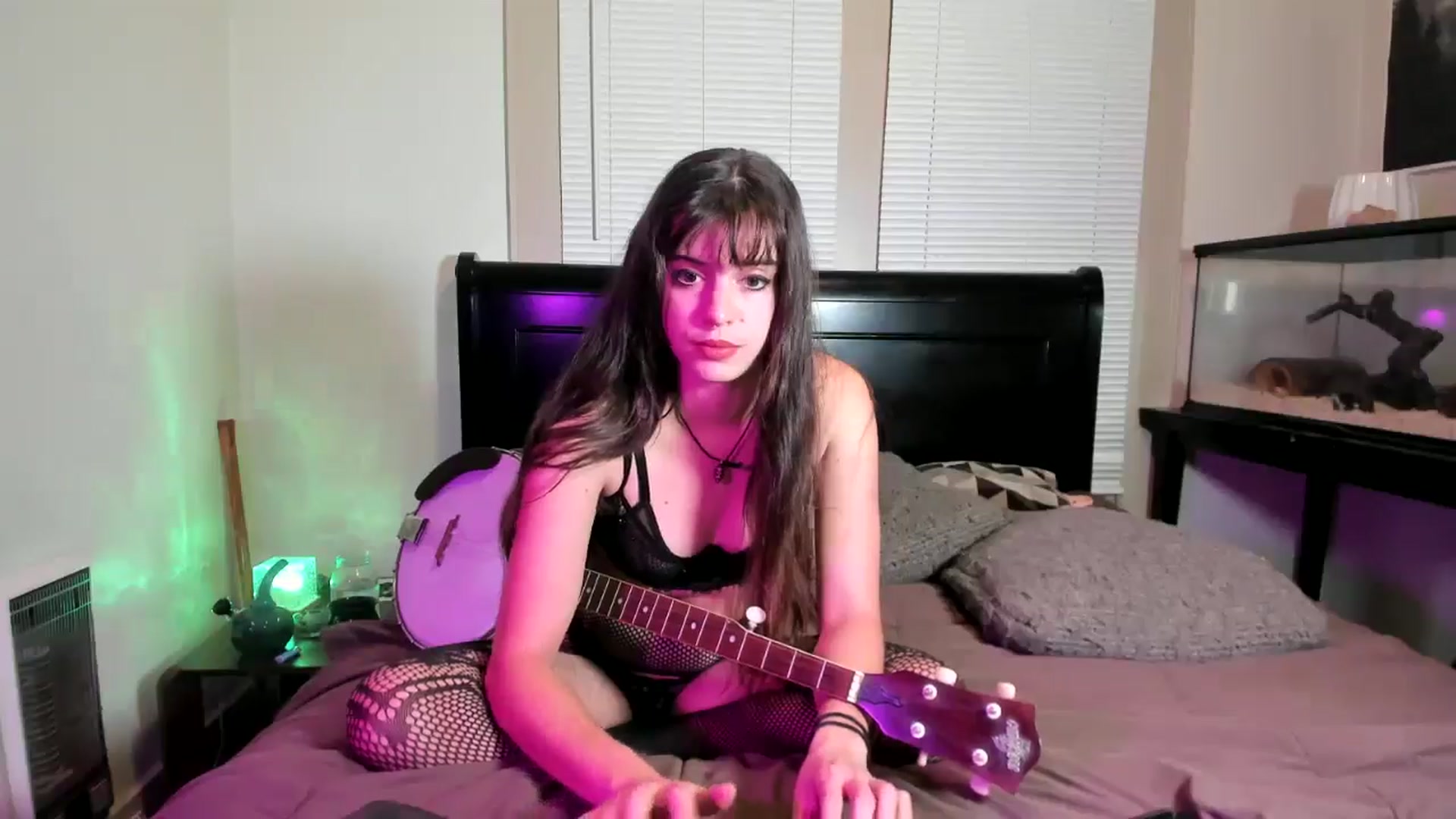 Gallery image thumbnail from IvyandCharlie's myfreecams stream on, 12/05/2024, 11:29 image 5 of 20