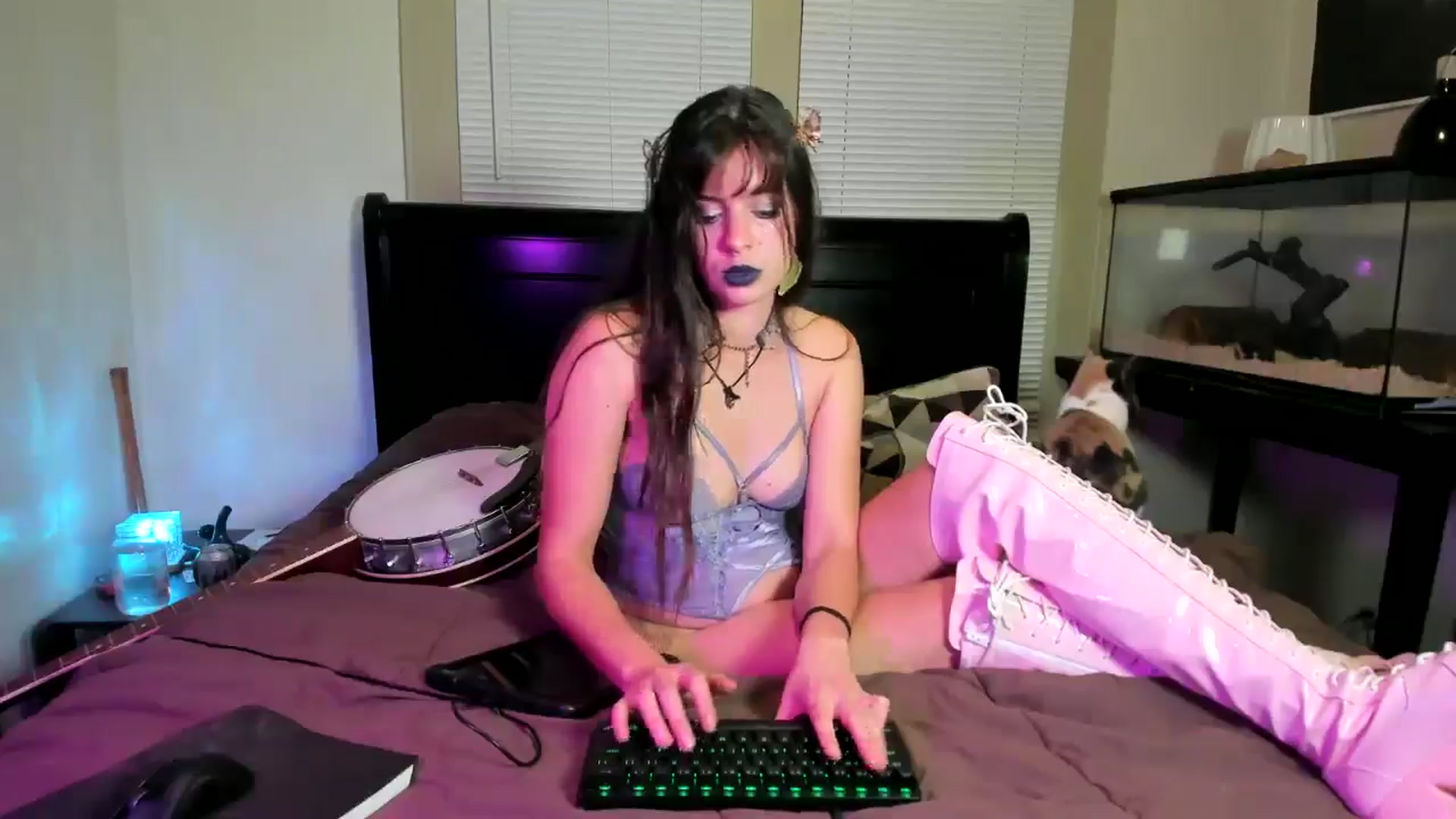 Gallery image thumbnail from IvyandCharlie's myfreecams stream on, 12/12/2024, 11:51 image 14 of 20
