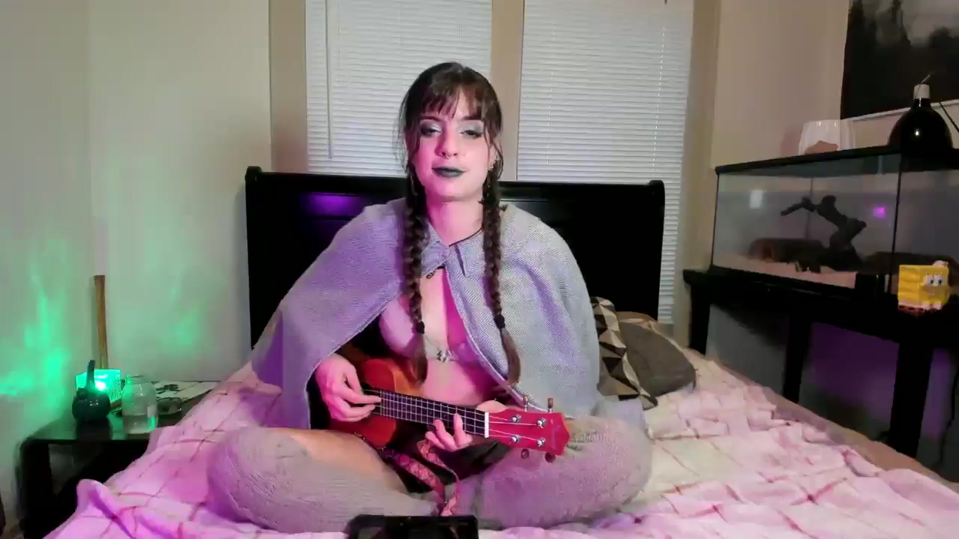 Gallery image thumbnail from IvyandCharlie's myfreecams stream on, 12/17/2024, 16:13 image 19 of 20