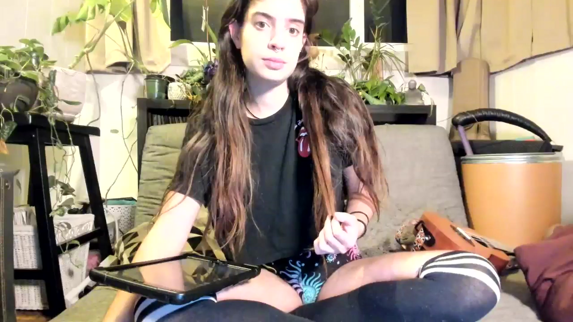 Gallery image thumbnail from IvyandCharlie's myfreecams stream on, 12/26/2024, 13:51 image 15 of 20