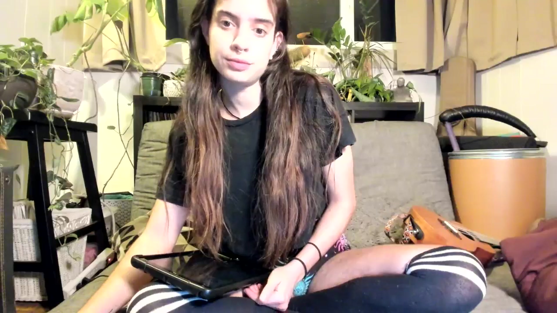 Gallery image thumbnail from IvyandCharlie's myfreecams stream on, 12/26/2024, 13:51 image 17 of 20