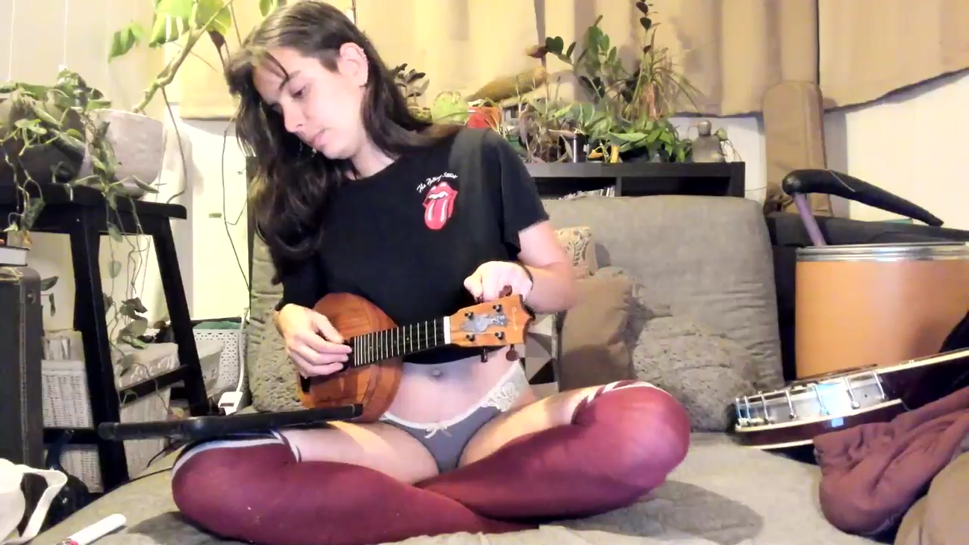 Gallery image thumbnail from IvyandCharlie's myfreecams stream on, 12/31/2024, 14:10 image 8 of 20