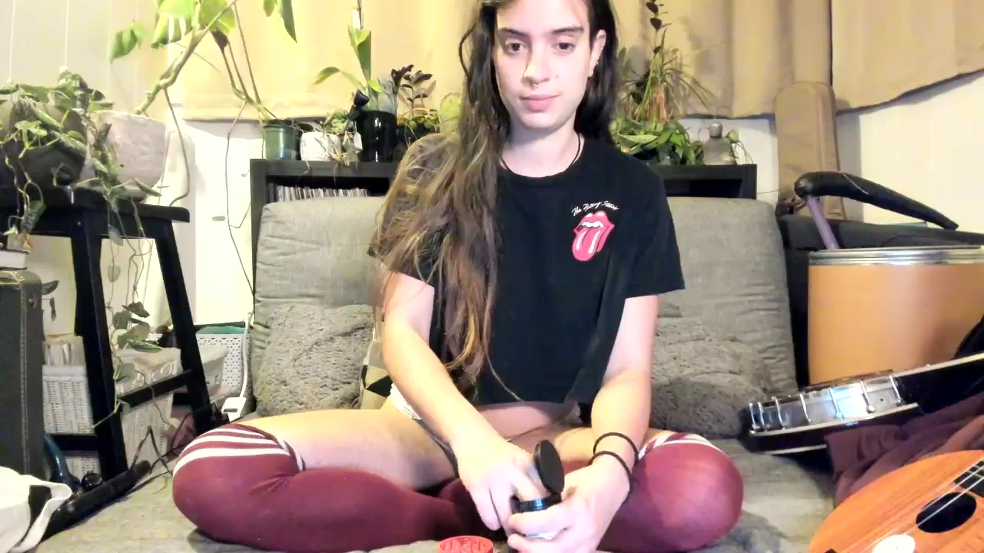 Gallery image thumbnail from IvyandCharlie's myfreecams stream on, 12/31/2024, 14:10 image 4 of 20