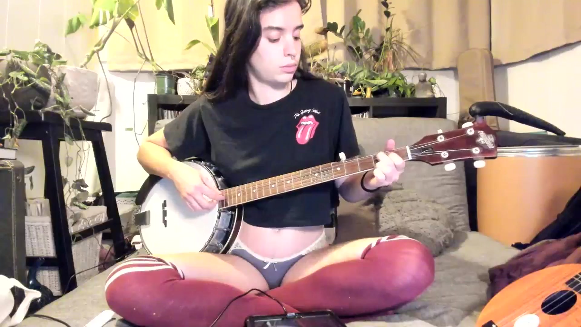 Gallery image thumbnail from IvyandCharlie's myfreecams stream on, 12/31/2024, 14:10 image 12 of 20