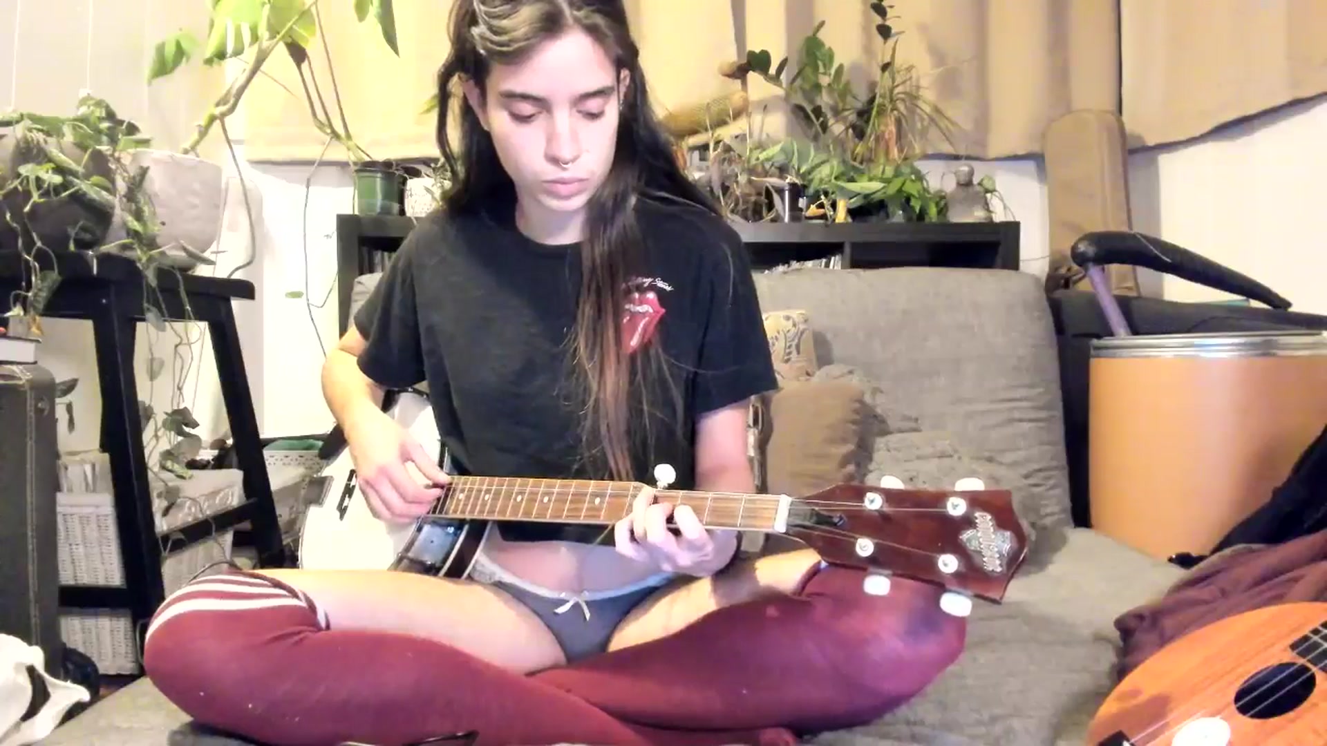 Gallery image thumbnail from IvyandCharlie's myfreecams stream on, 12/31/2024, 14:10 image 17 of 20
