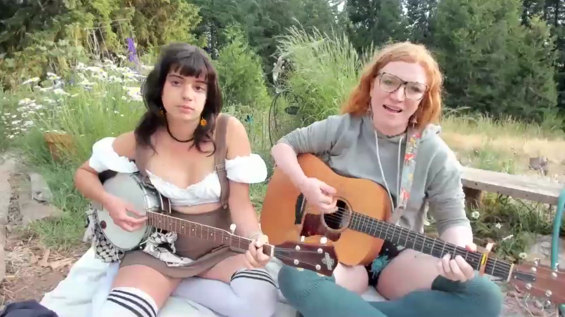 Gallery image thumbnail from IvyandCharlie's myfreecams stream on, 06/20/2025, 03:13 image 4 of 20