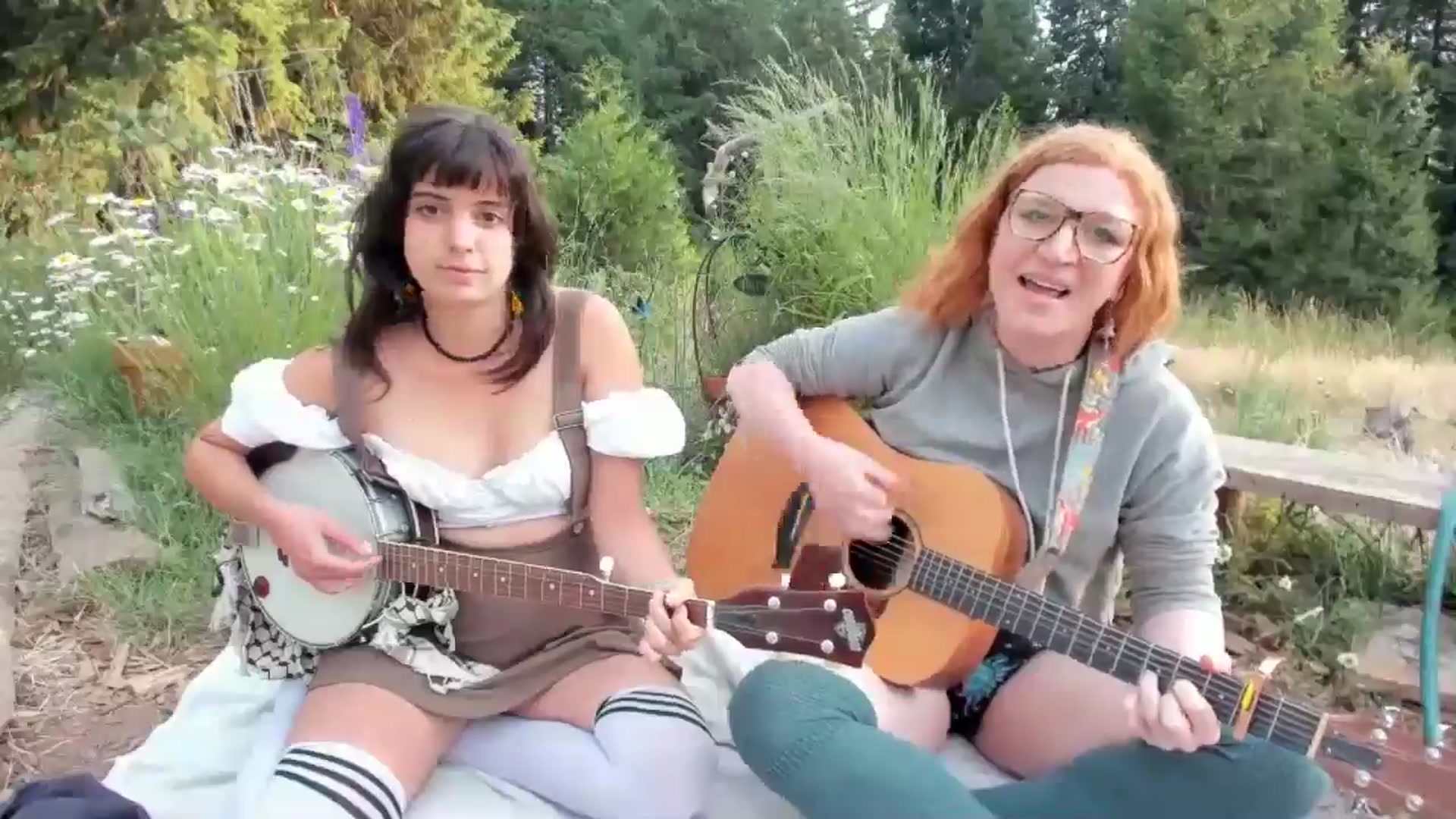 Gallery image thumbnail from IvyandCharlie's myfreecams stream on, 06/20/2025, 03:13 image 7 of 20