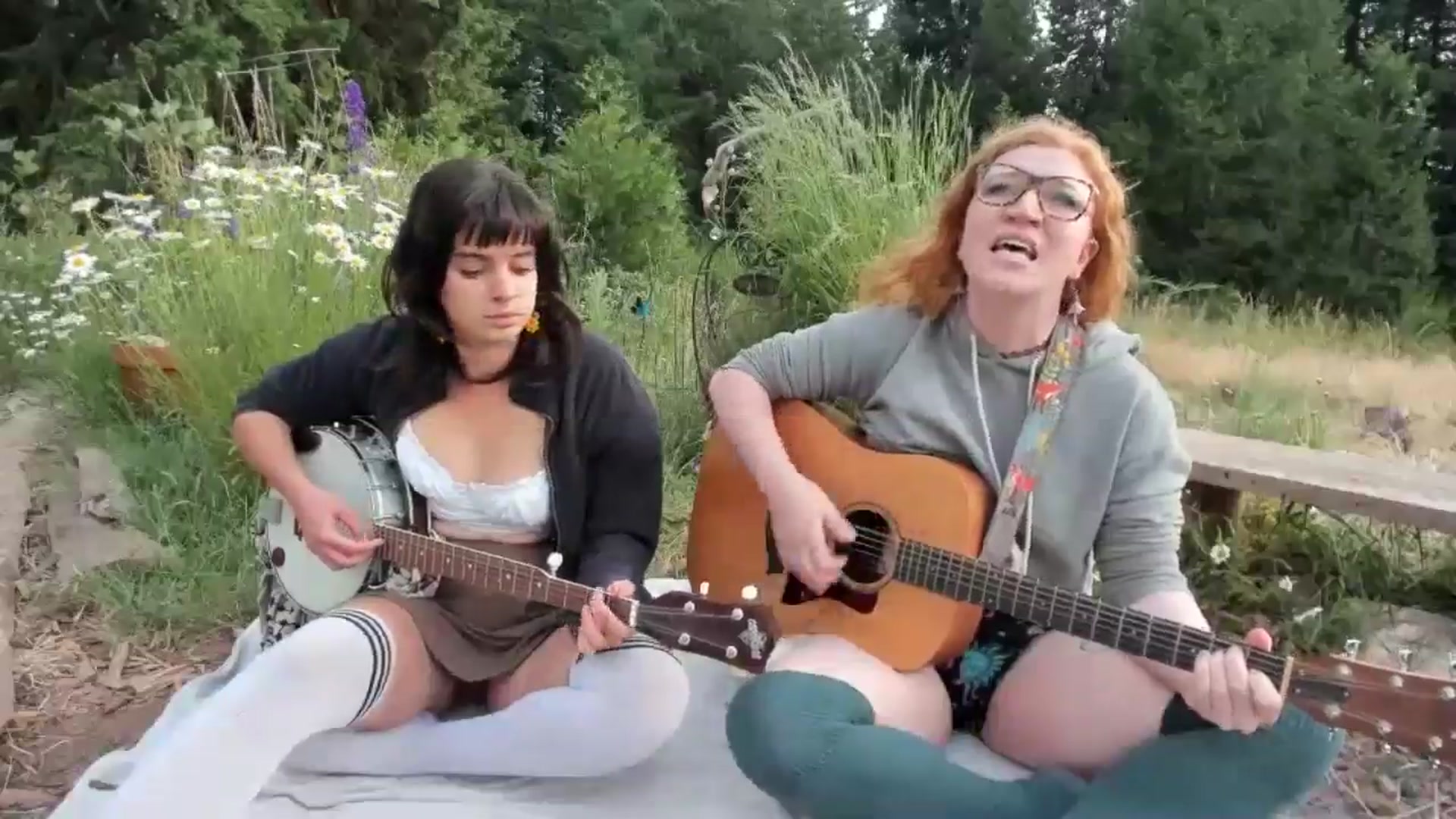 Gallery image thumbnail from IvyandCharlie's myfreecams stream on, 06/20/2025, 03:45 image 2 of 20