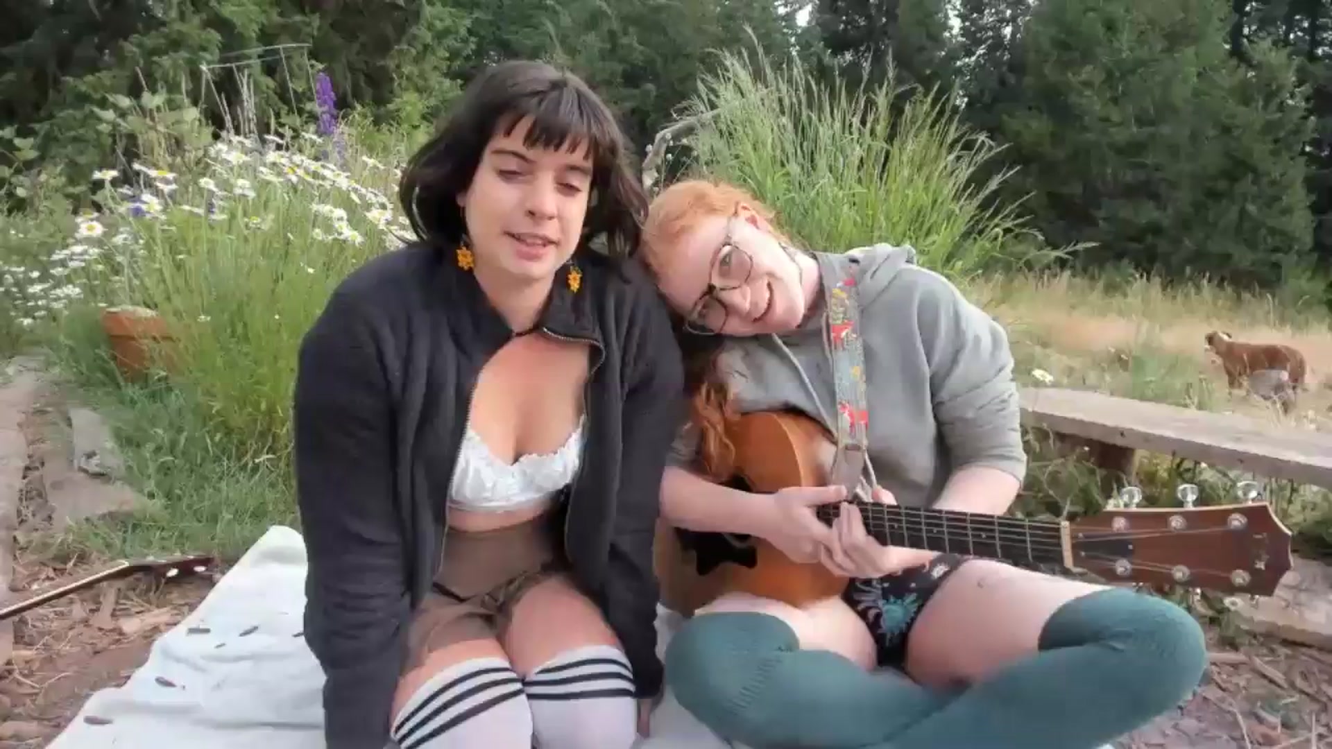 Gallery image thumbnail from IvyandCharlie's myfreecams stream on, 06/20/2025, 03:45 image 3 of 20