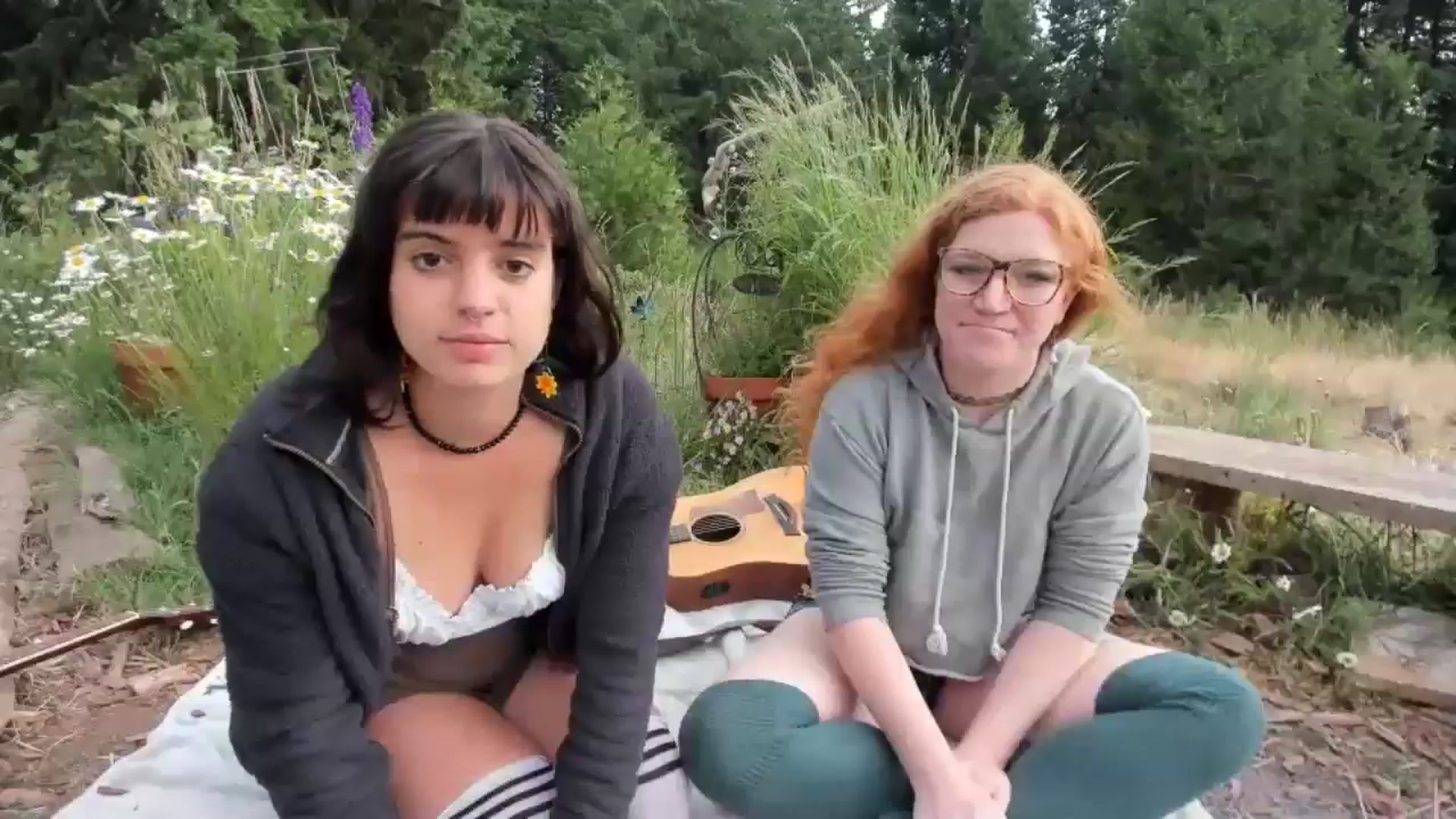 Gallery image thumbnail from IvyandCharlie's myfreecams stream on, 06/20/2025, 03:45 image 11 of 20