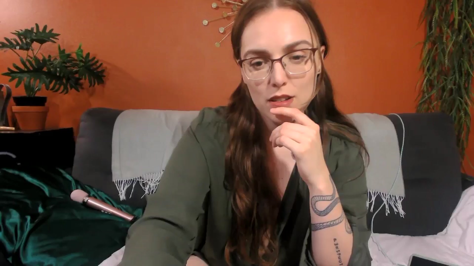 Gallery image thumbnail from Ivylefaye's myfreecams stream on, 06/19/2024, 09:48 image 11 of 20