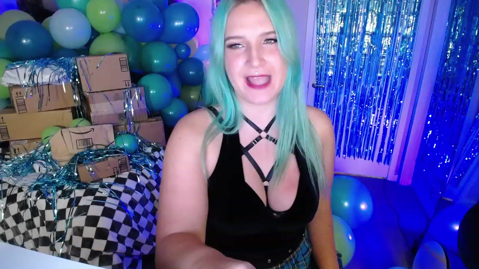 Gallery image thumbnail from IvysRevenge's myfreecams stream on, 12/10/2022, 02:59 image 18 of 20