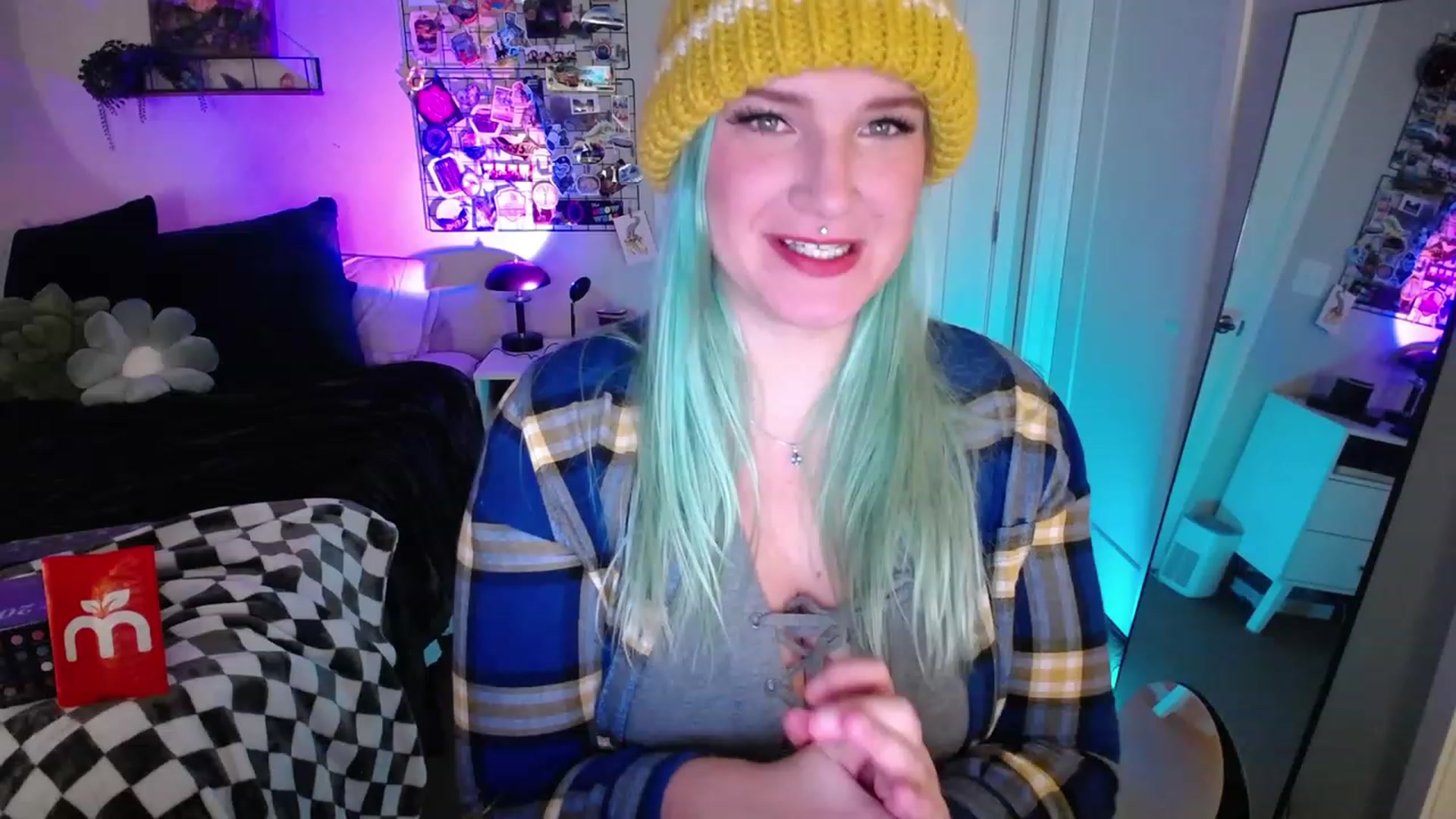 Gallery image thumbnail from IvysRevenge's myfreecams stream on, 12/16/2022, 05:41 image 5 of 20