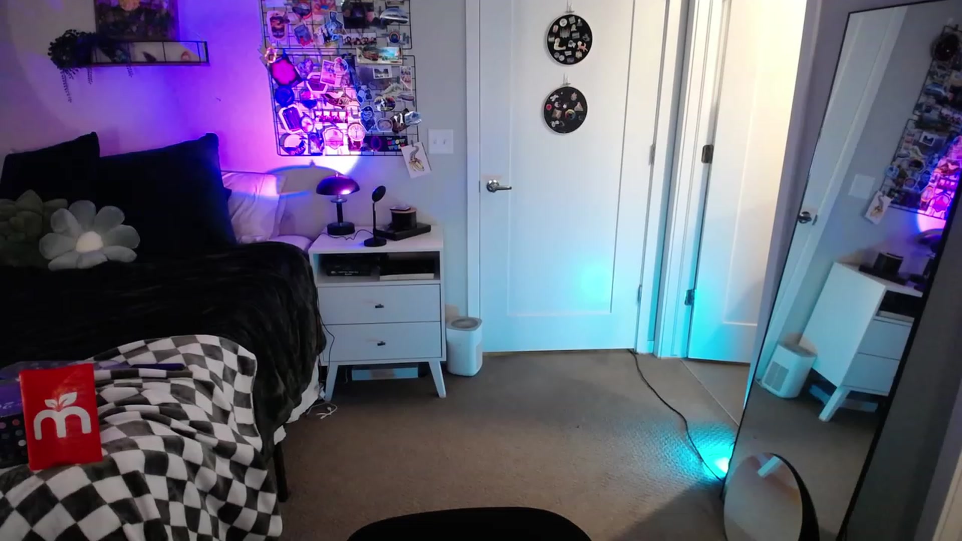 Gallery image thumbnail from IvysRevenge's myfreecams stream on, 12/16/2022, 05:41 image 9 of 20