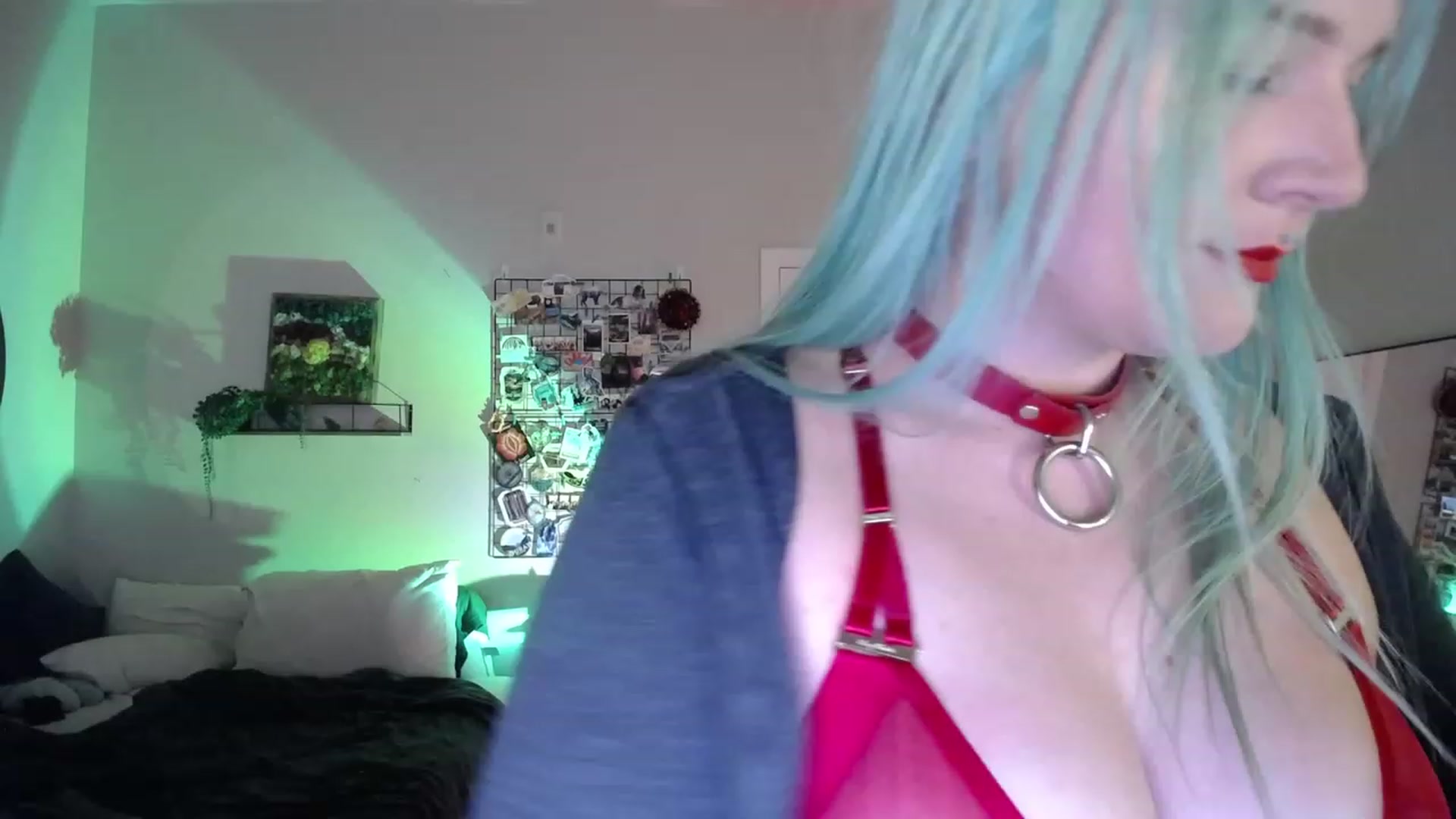 Gallery image thumbnail from IvysRevenge's myfreecams stream on, 12/24/2022, 06:11 image 3 of 20