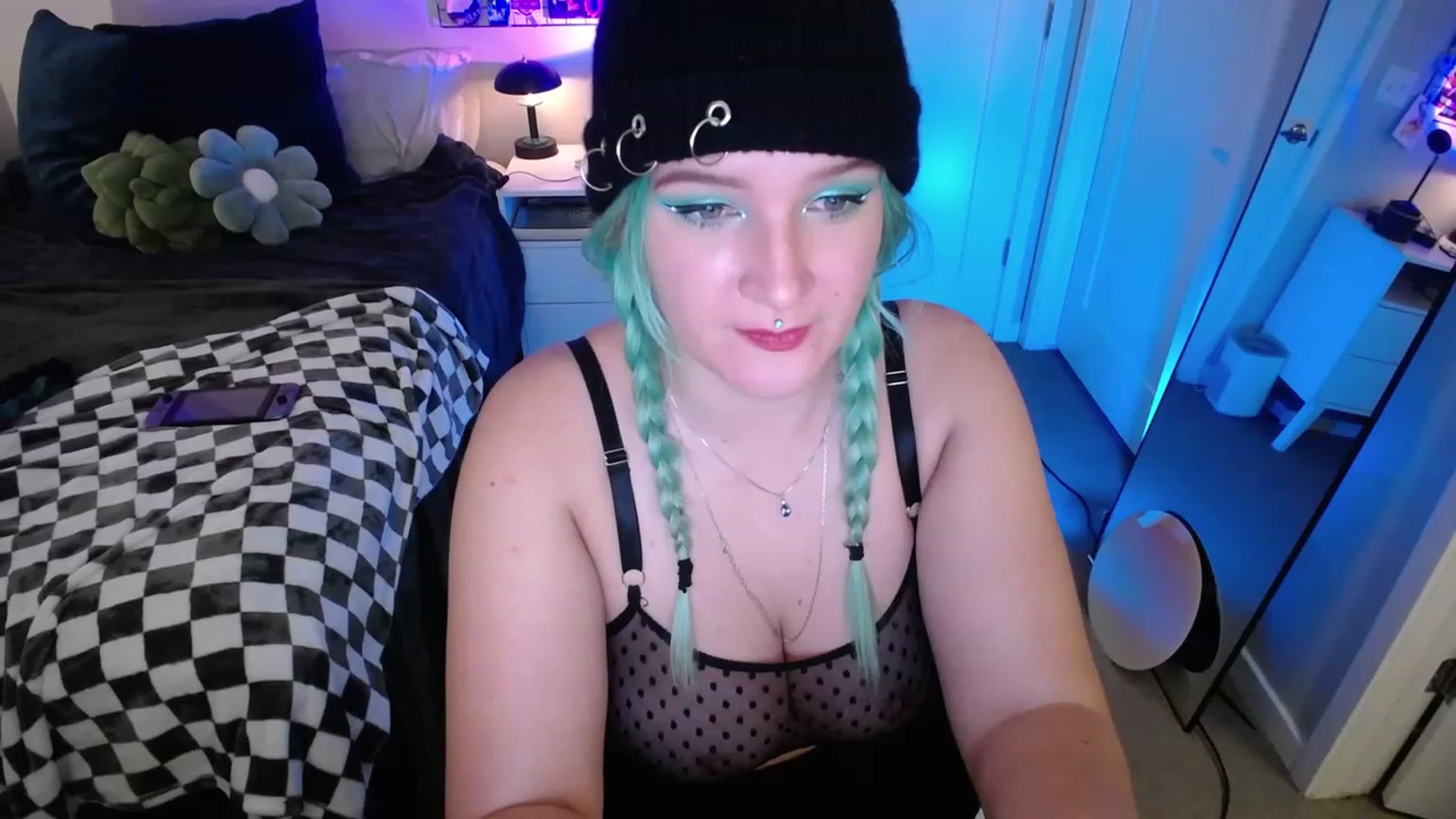 Gallery image thumbnail from IvysRevenge's myfreecams stream on, 12/30/2022, 06:13 image 10 of 20