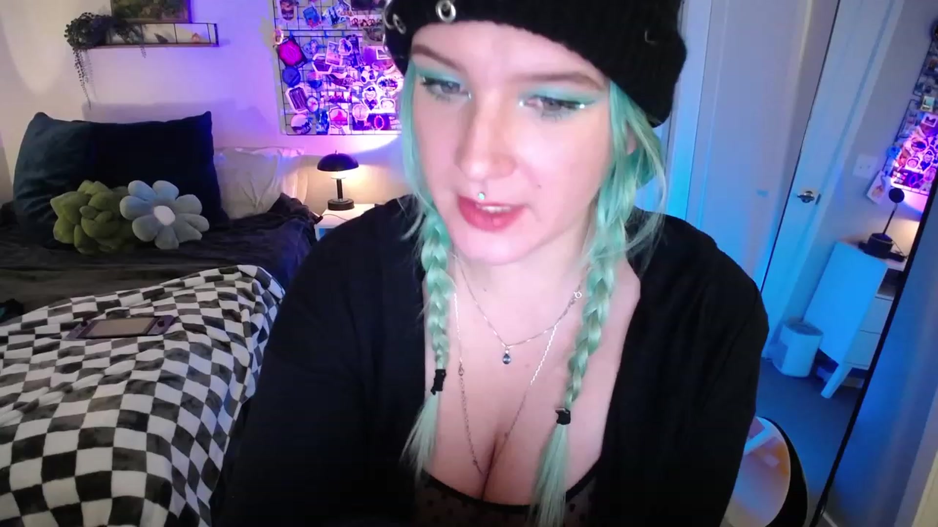 Gallery image thumbnail from IvysRevenge's myfreecams stream on, 12/30/2022, 06:13 image 13 of 20