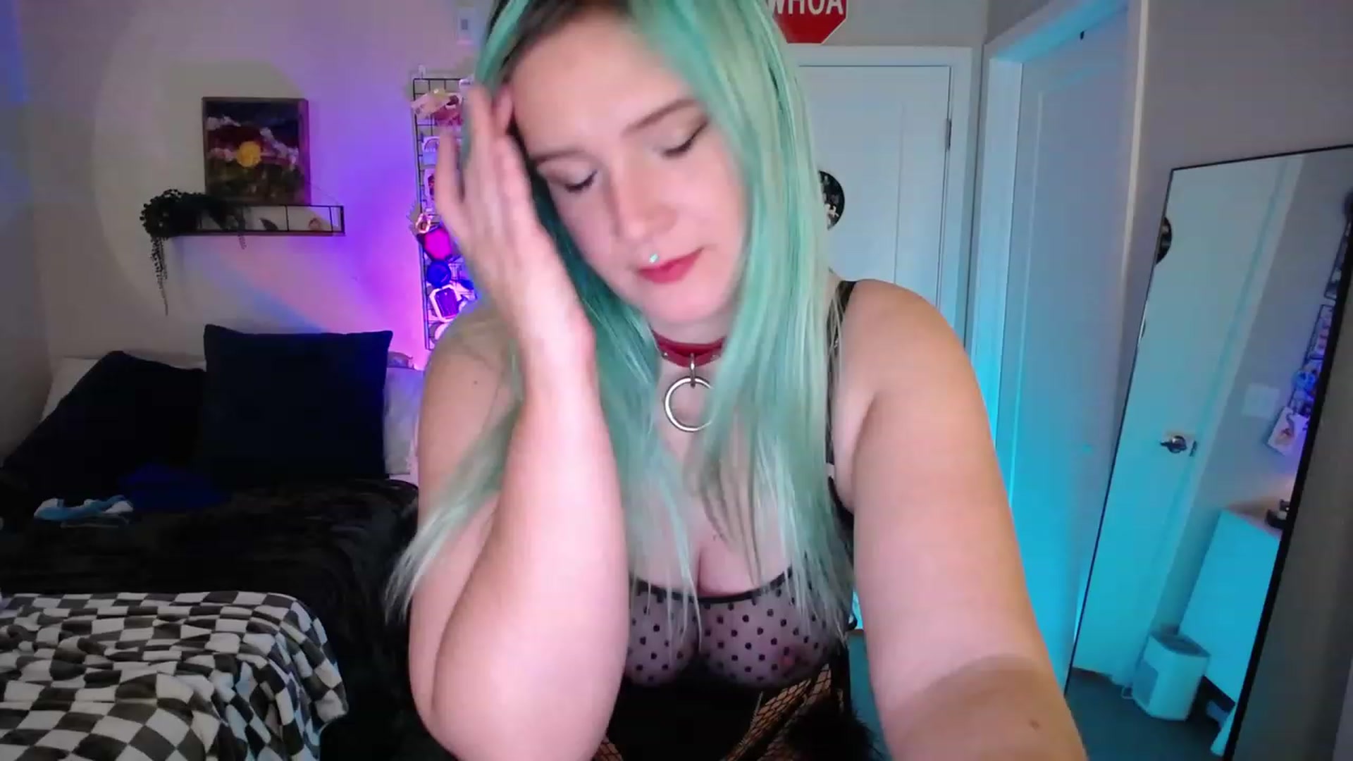 Gallery image thumbnail from IvysRevenge's myfreecams stream on, 01/03/2023, 03:00 image 6 of 20