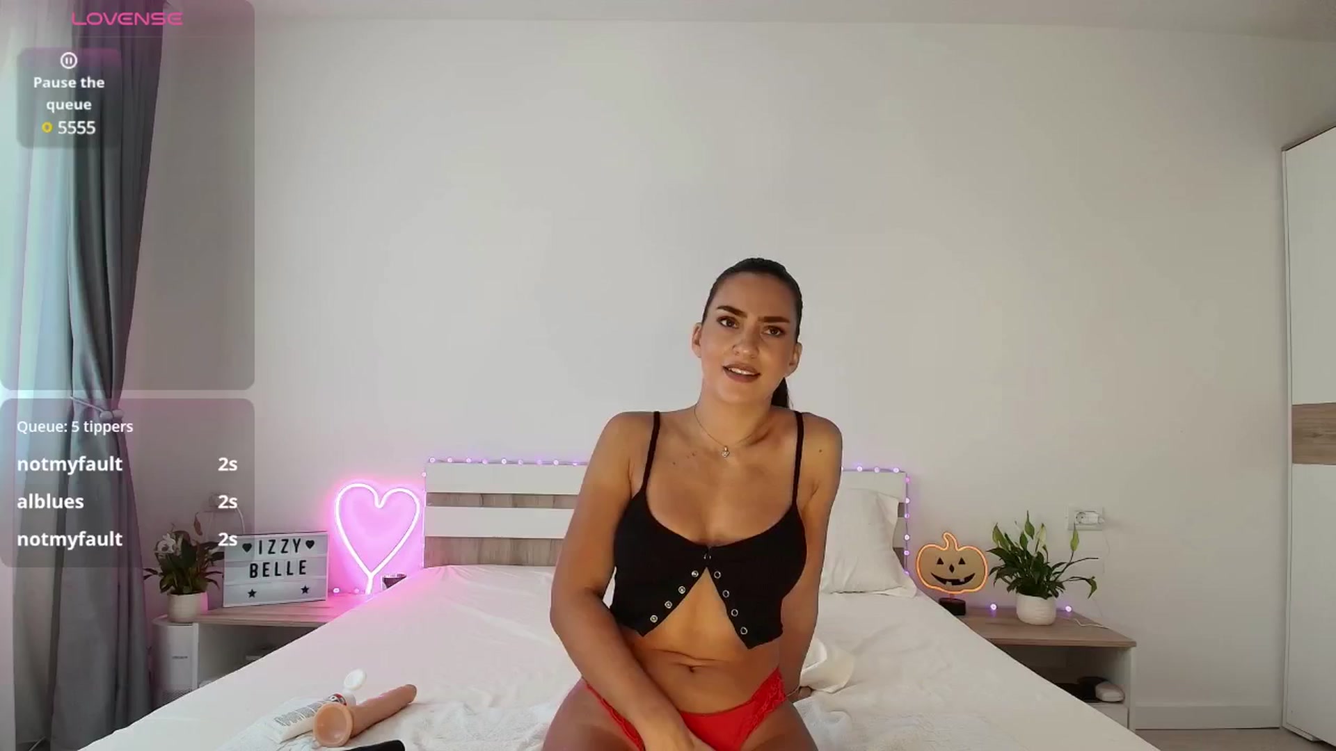 Gallery image thumbnail from Izy_belle's myfreecams stream on, 10/27/2024, 11:26 image 13 of 20