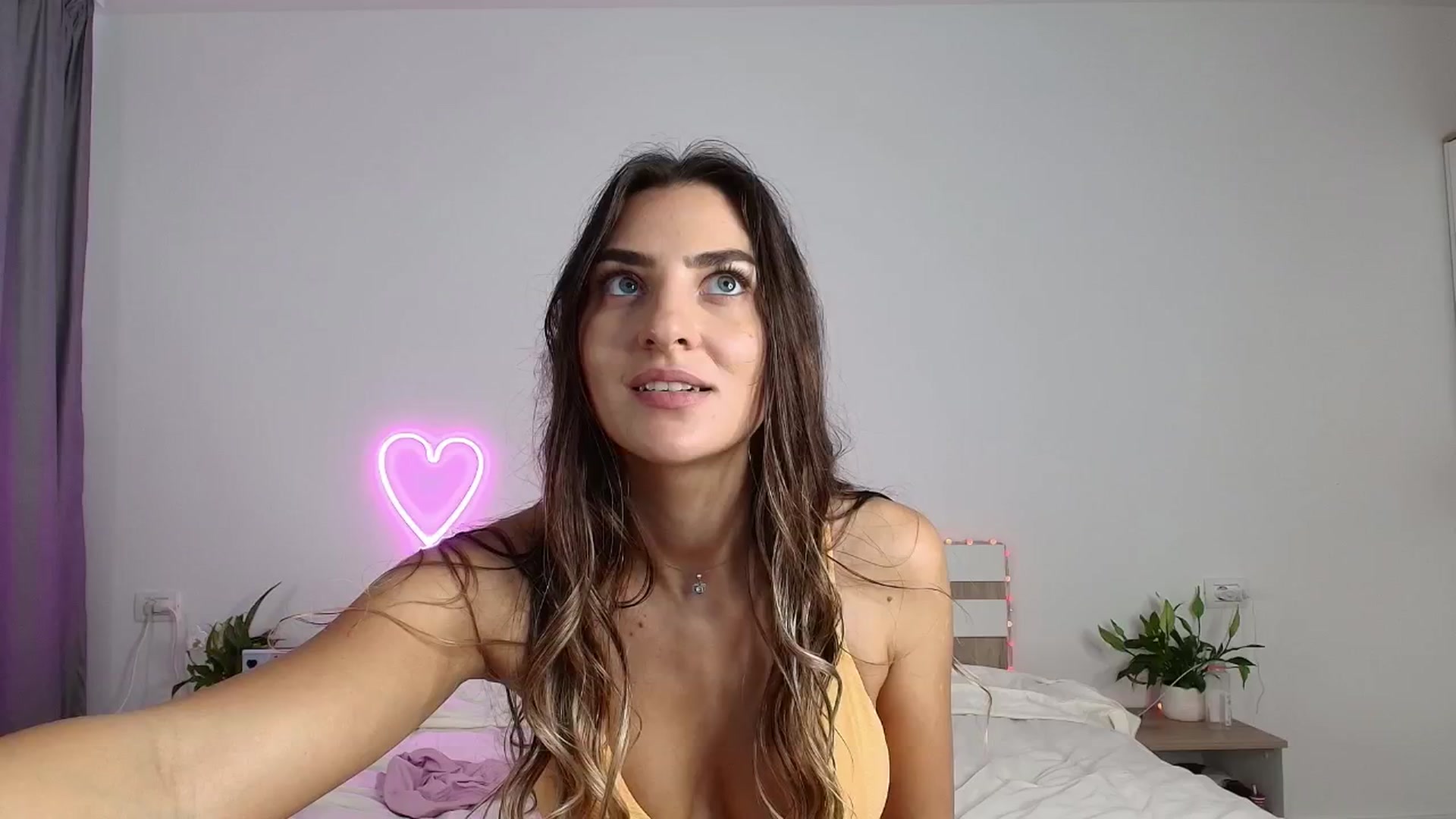 Gallery image thumbnail from Izy_belle's myfreecams stream on, 11/23/2024, 13:59 image 13 of 20