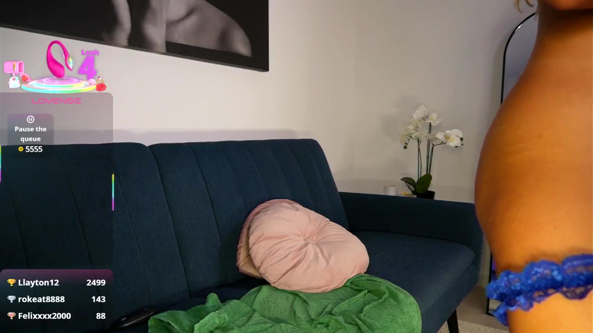 Gallery image thumbnail from Izy_belle's myfreecams stream on, 07/22/2025, 18:36 image 16 of 20