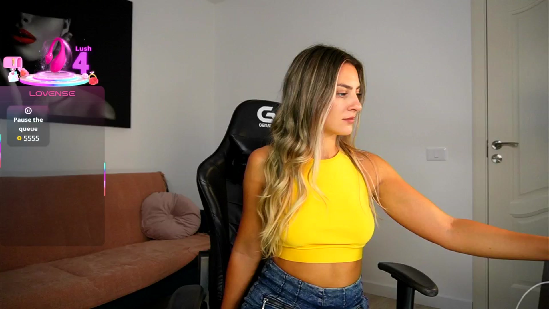 Gallery image thumbnail from Izy_belle's myfreecams stream on, 07/23/2025, 18:49 image 1 of 20