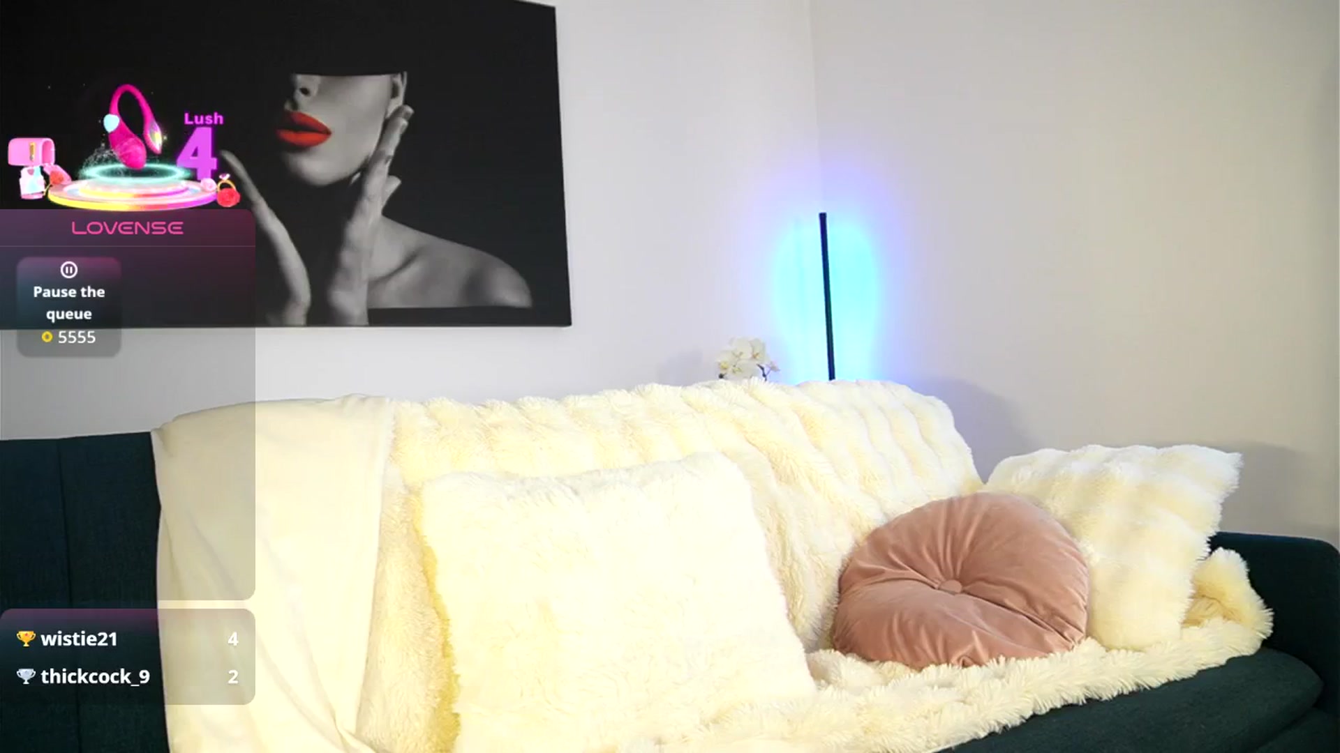 Gallery image thumbnail from Izy_belle's myfreecams stream on, 12/17/2025, 08:21 image 3 of 20