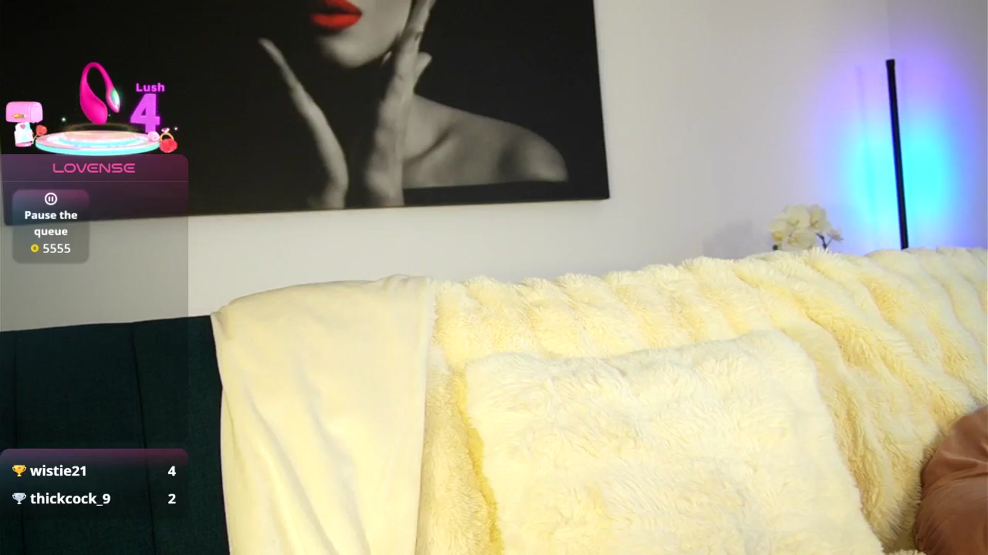 Gallery image thumbnail from Izy_belle's myfreecams stream on, 12/17/2025, 08:21 image 5 of 20