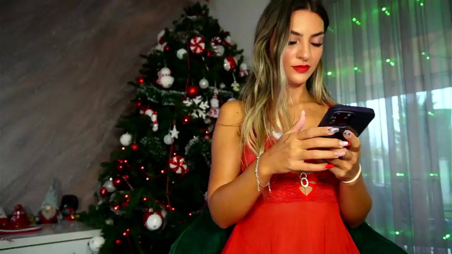 Gallery image thumbnail from Izy_belle's myfreecams stream on, 12/24/2025, 11:56 image 3 of 20