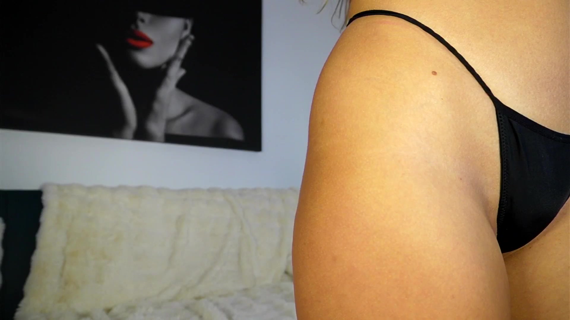 Gallery image thumbnail from Izy_belle's myfreecams stream on, 02/16/2026, 20:48 image 16 of 20