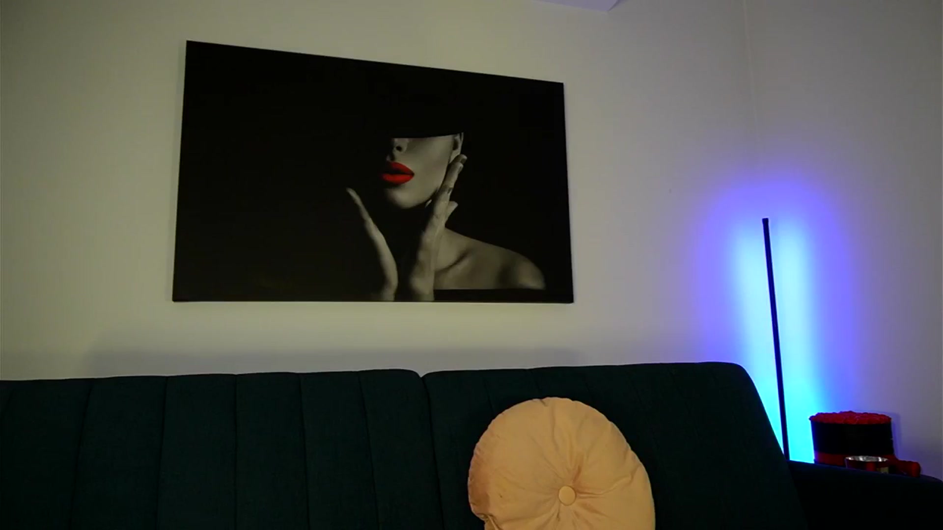 Gallery image thumbnail from Izy_belle's myfreecams stream on, 04/07/2026, 22:28 image 9 of 20