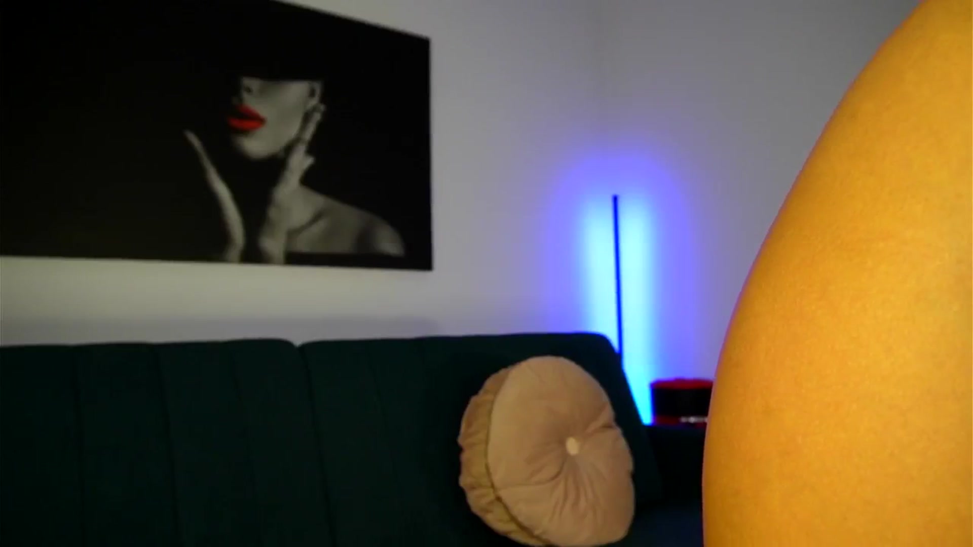 Gallery image thumbnail from Izy_belle's myfreecams stream on, 04/07/2026, 22:28 image 12 of 20
